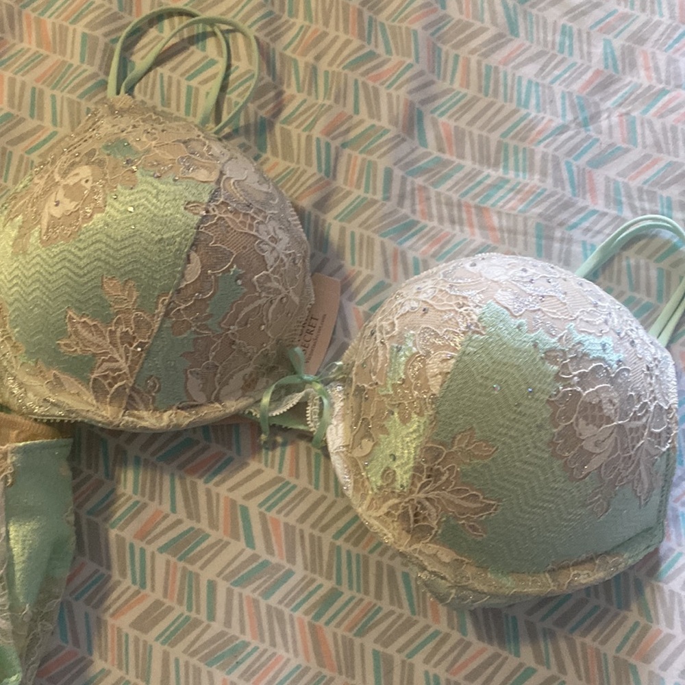 Crystal and lace VS set BNWT - Picture 5 of 7